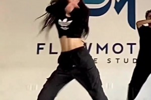 太棒啦！周姐下次去現場采訪都能在暫停時客串一下啦啦隊??